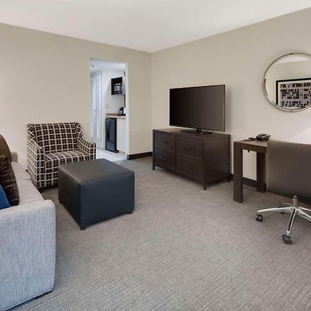 Embassy Suites By Hilton Detroit Troy Auburn Hills Екстер'єр фото