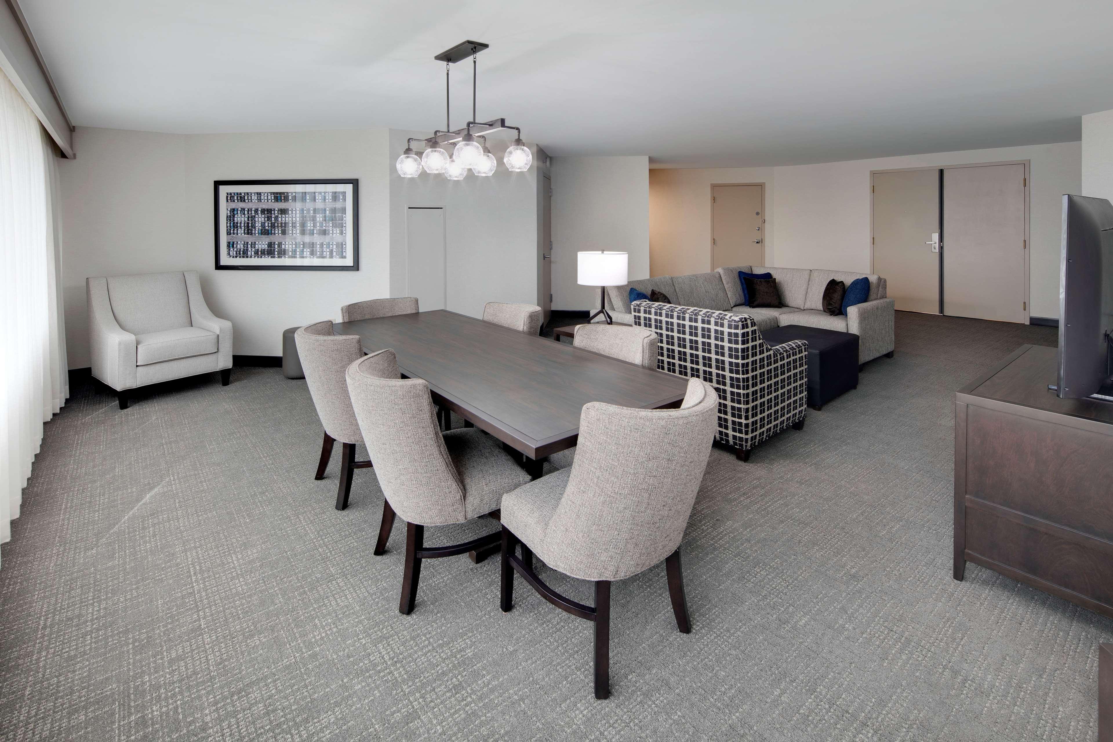 Embassy Suites By Hilton Detroit Troy Auburn Hills Екстер'єр фото