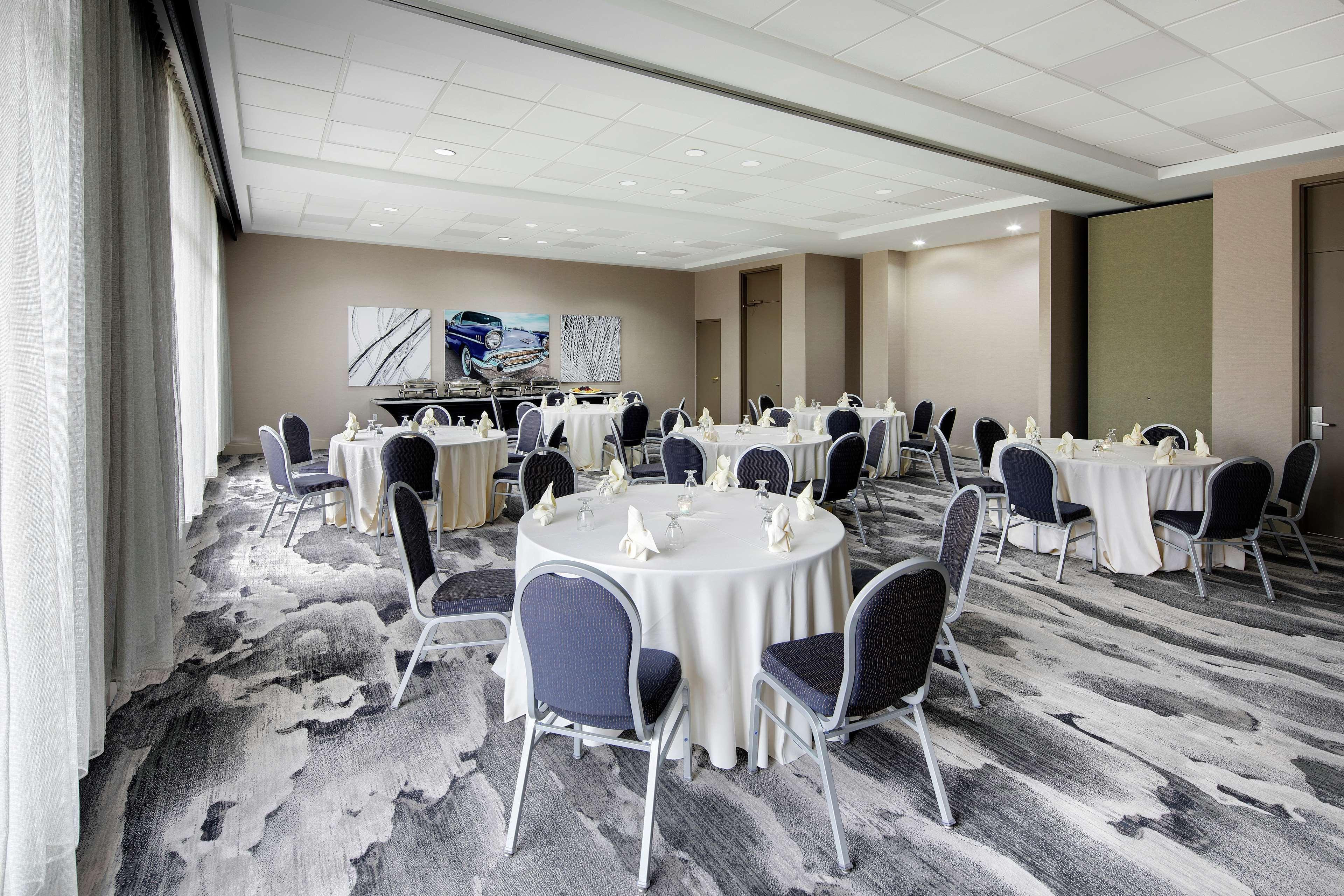 Embassy Suites By Hilton Detroit Troy Auburn Hills Екстер'єр фото
