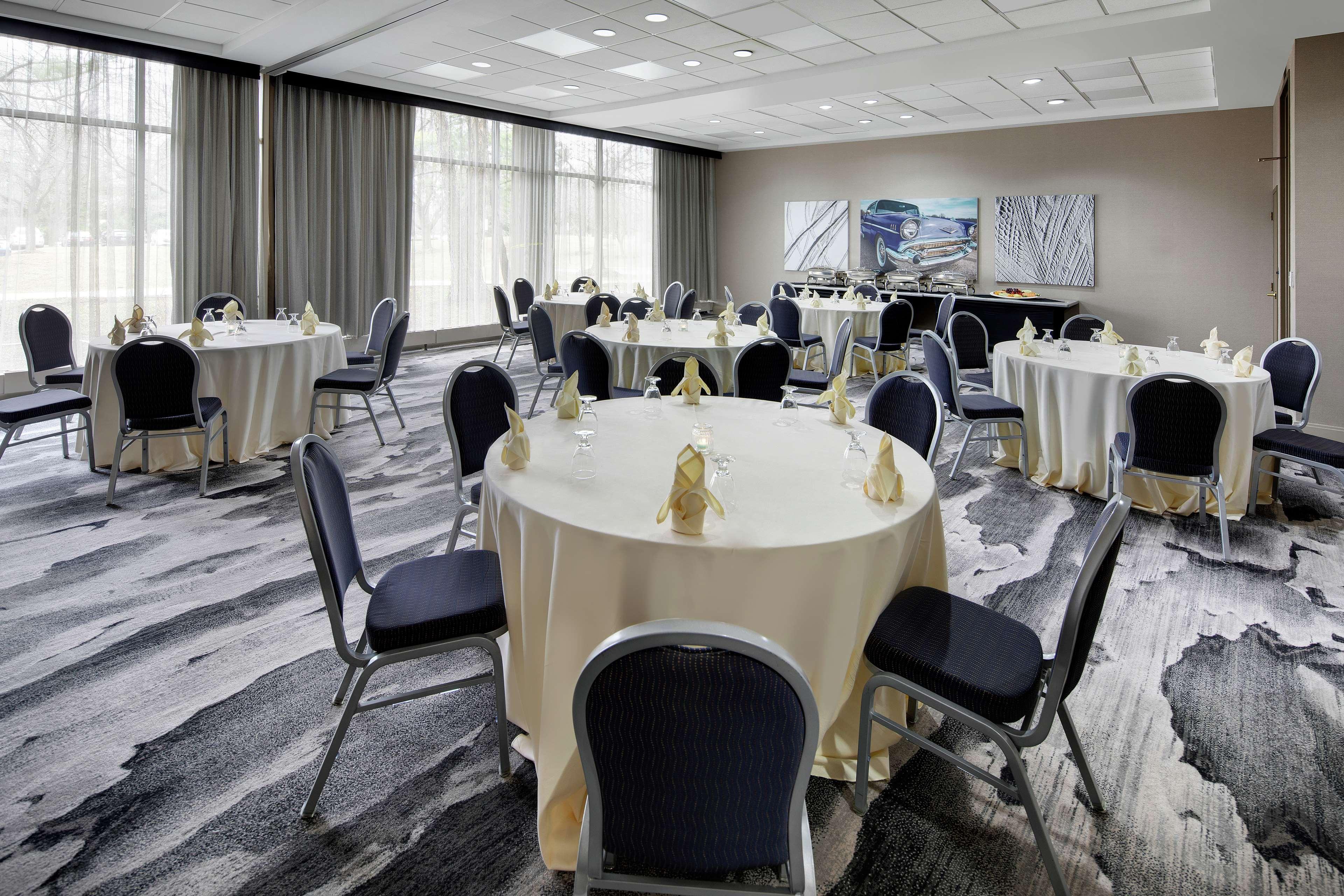 Embassy Suites By Hilton Detroit Troy Auburn Hills Екстер'єр фото