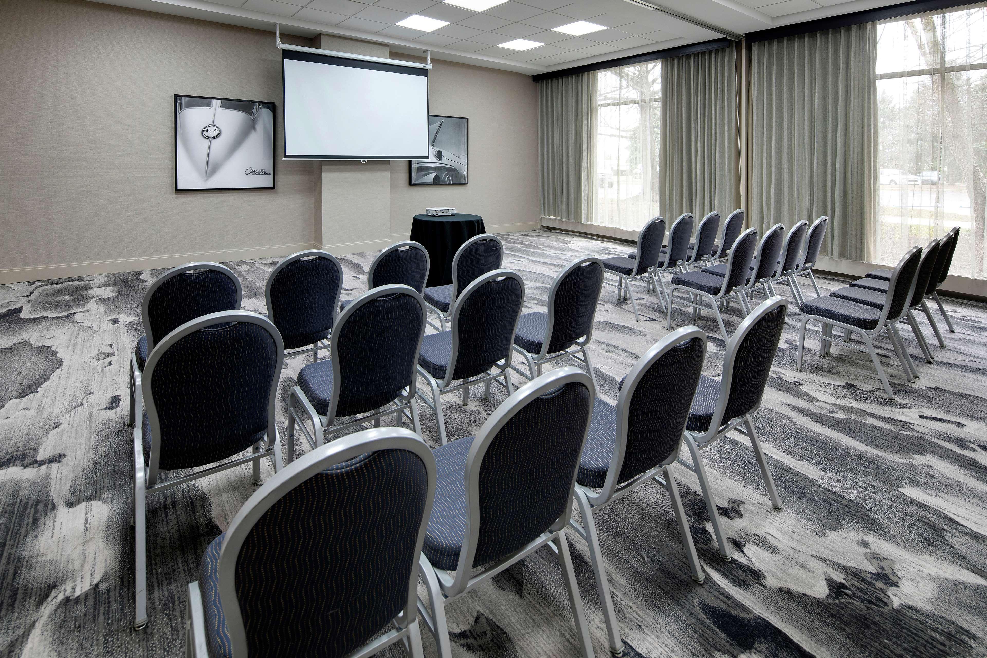 Embassy Suites By Hilton Detroit Troy Auburn Hills Екстер'єр фото