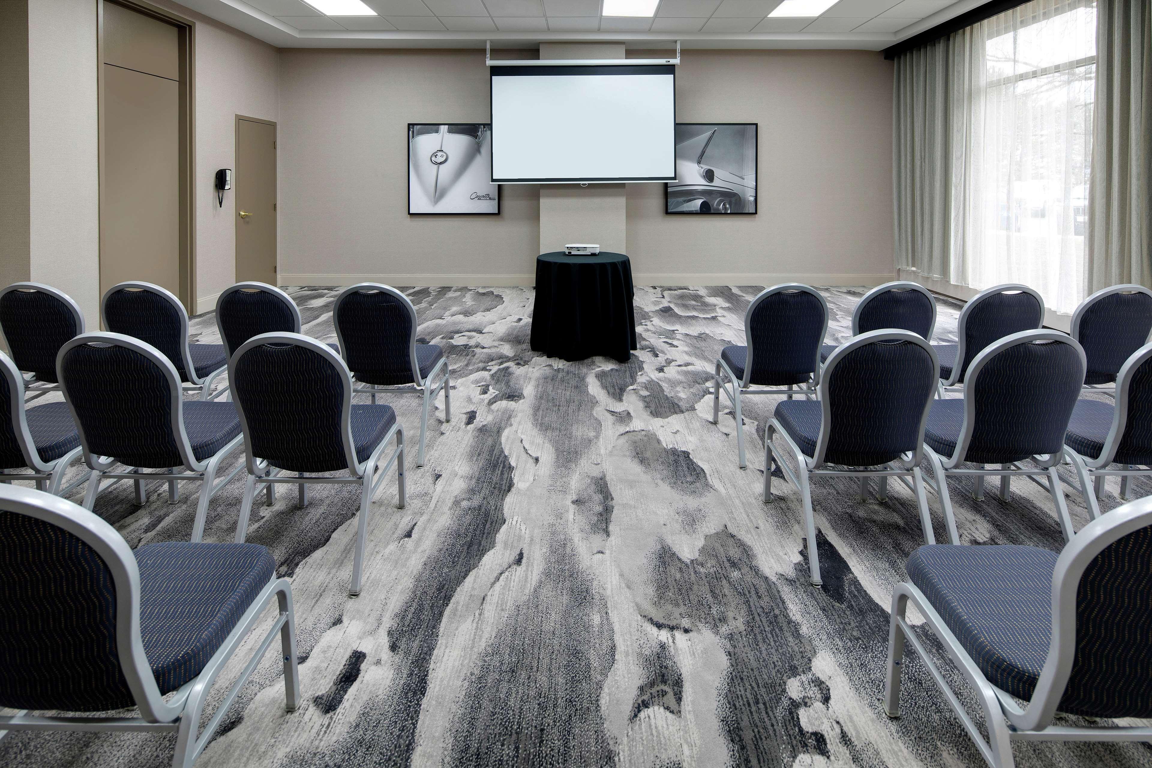 Embassy Suites By Hilton Detroit Troy Auburn Hills Екстер'єр фото