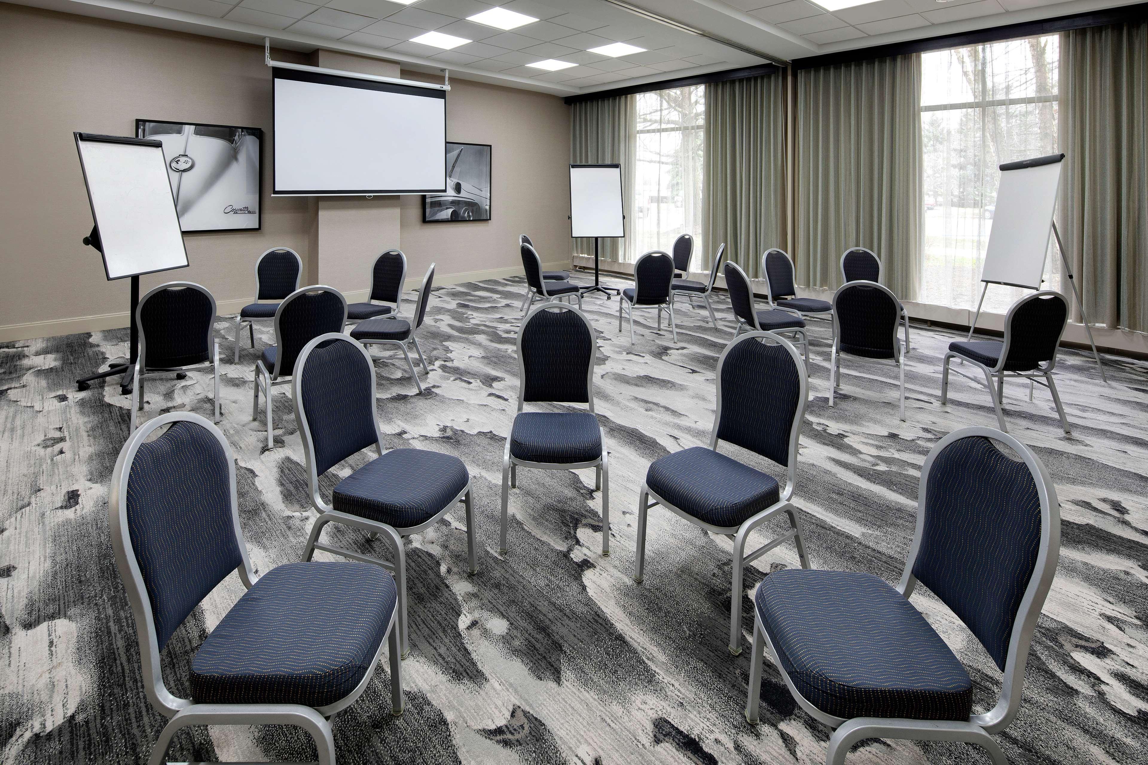Embassy Suites By Hilton Detroit Troy Auburn Hills Екстер'єр фото