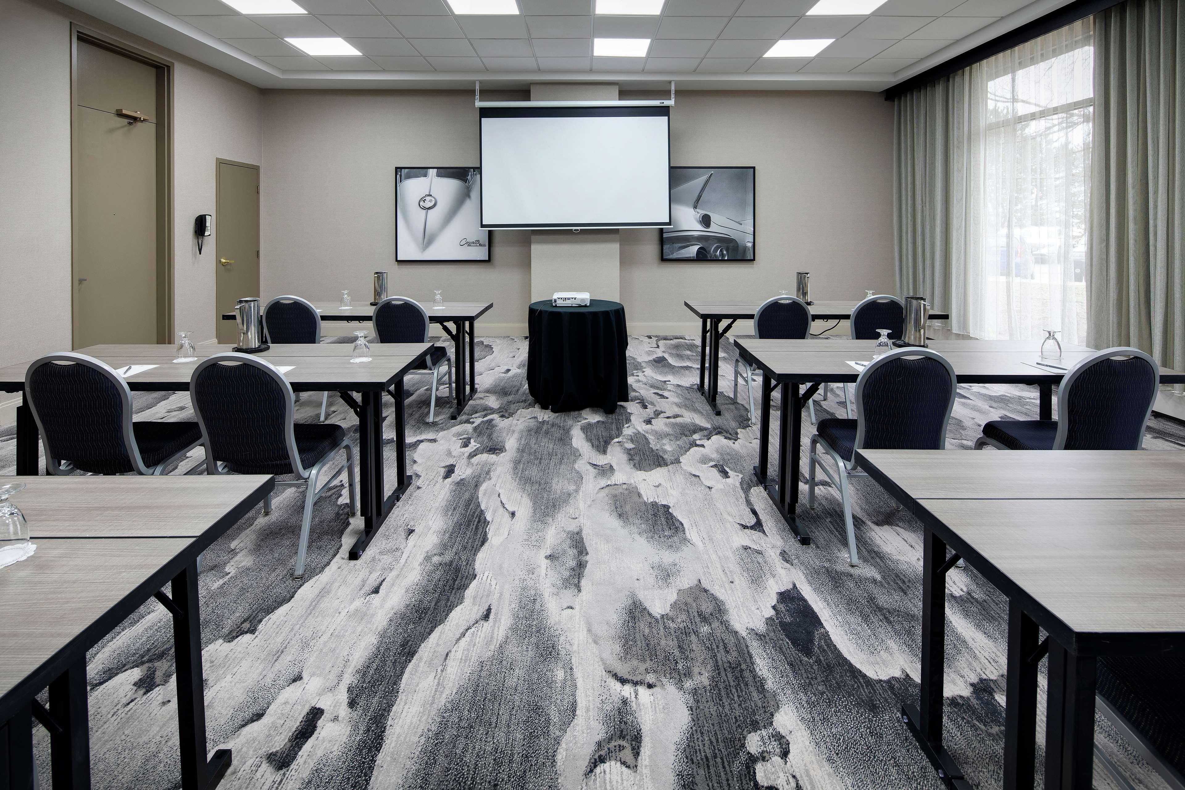 Embassy Suites By Hilton Detroit Troy Auburn Hills Екстер'єр фото