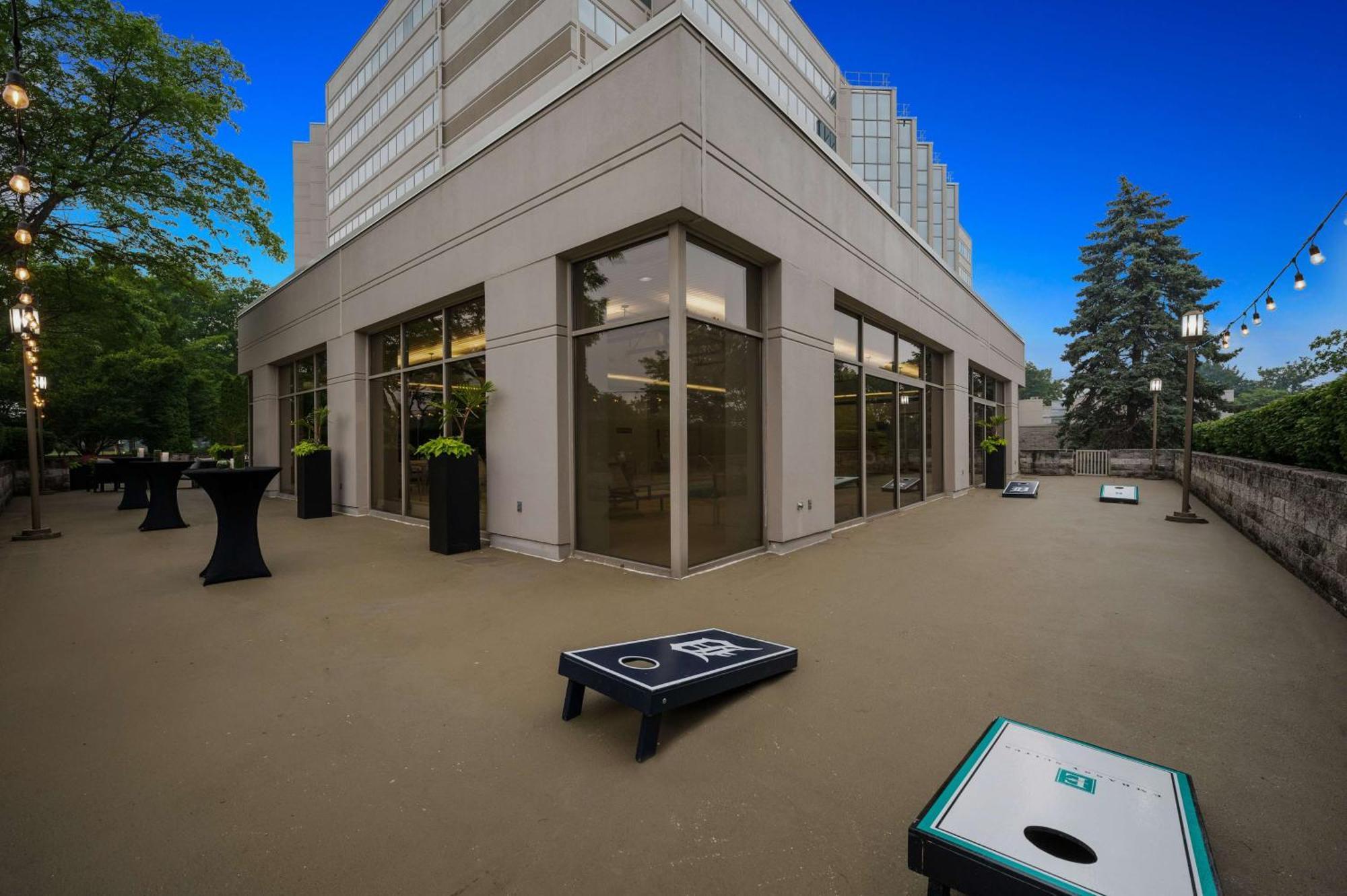 Embassy Suites By Hilton Detroit Troy Auburn Hills Екстер'єр фото