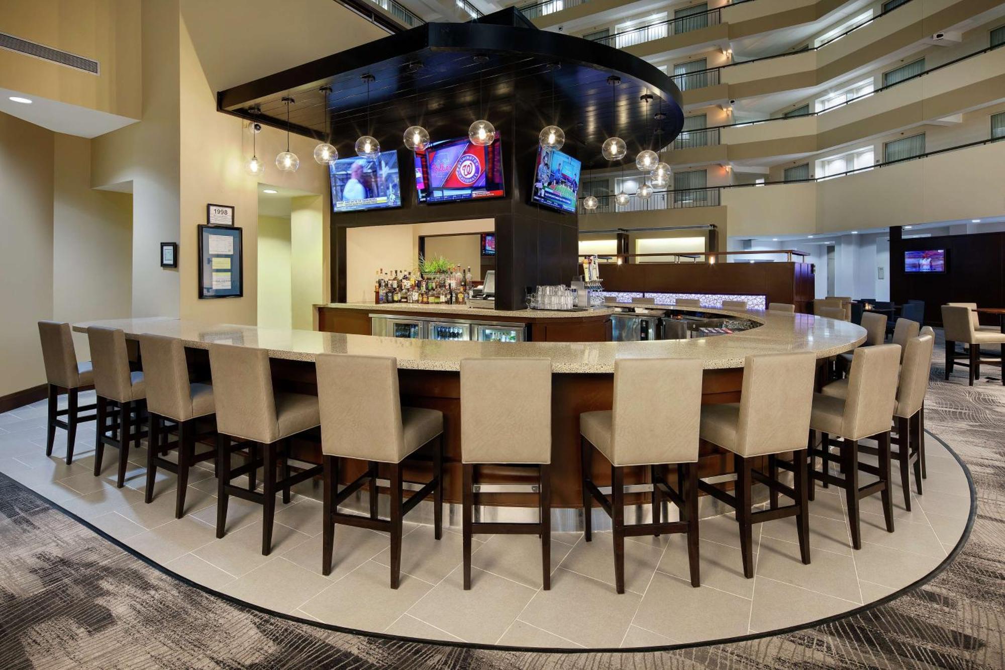 Embassy Suites By Hilton Detroit Troy Auburn Hills Екстер'єр фото