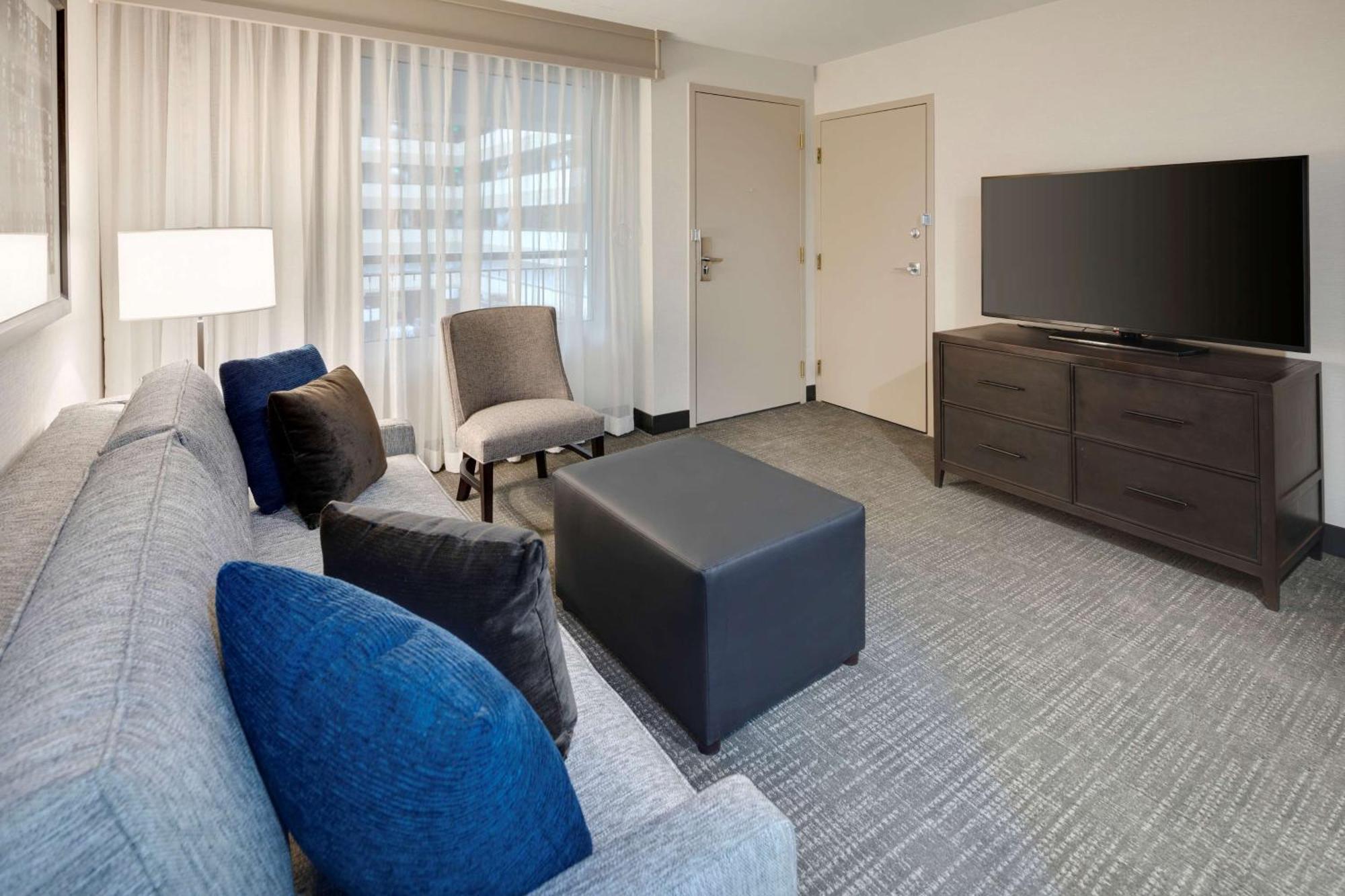 Embassy Suites By Hilton Detroit Troy Auburn Hills Екстер'єр фото