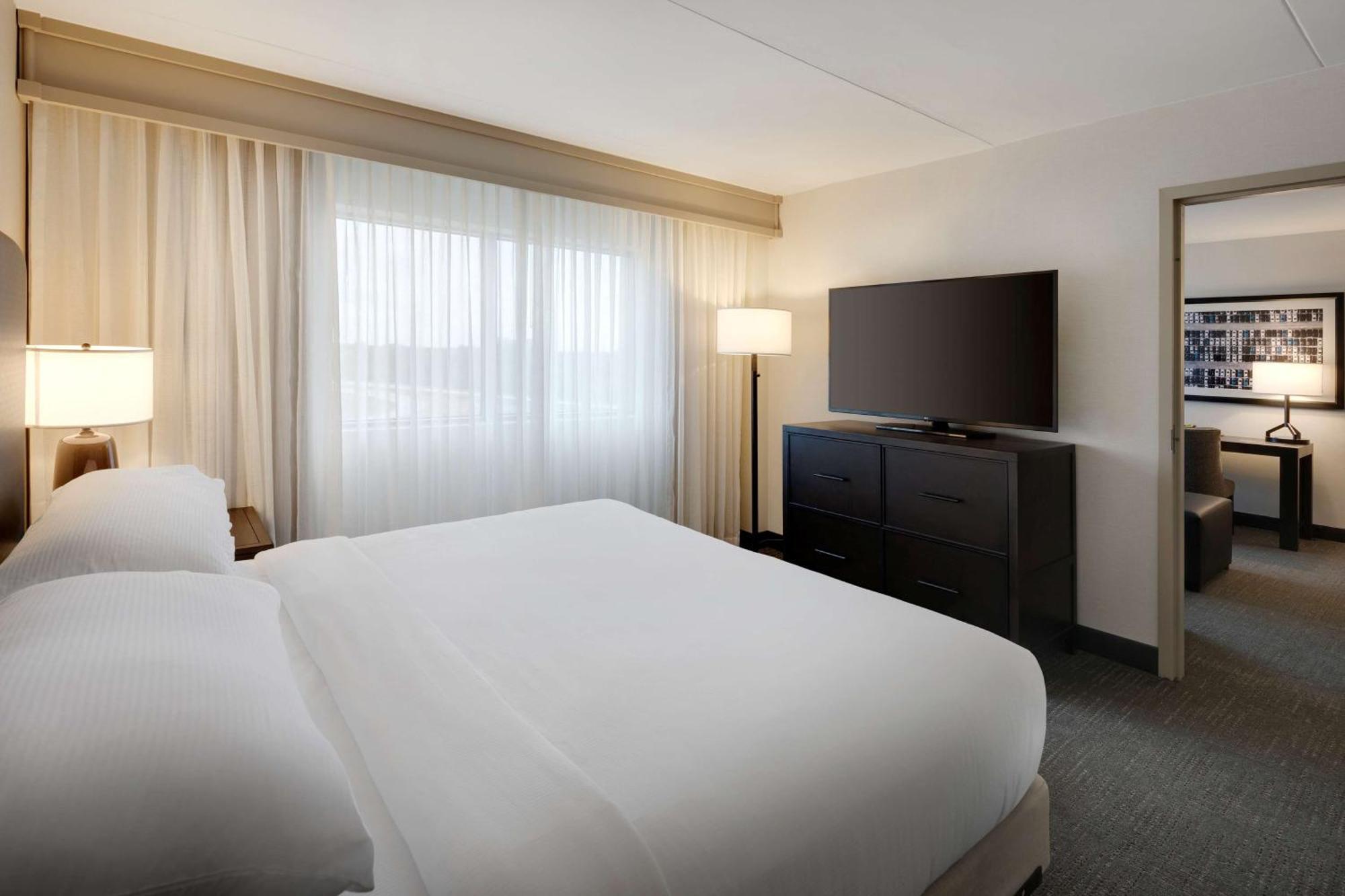 Embassy Suites By Hilton Detroit Troy Auburn Hills Екстер'єр фото