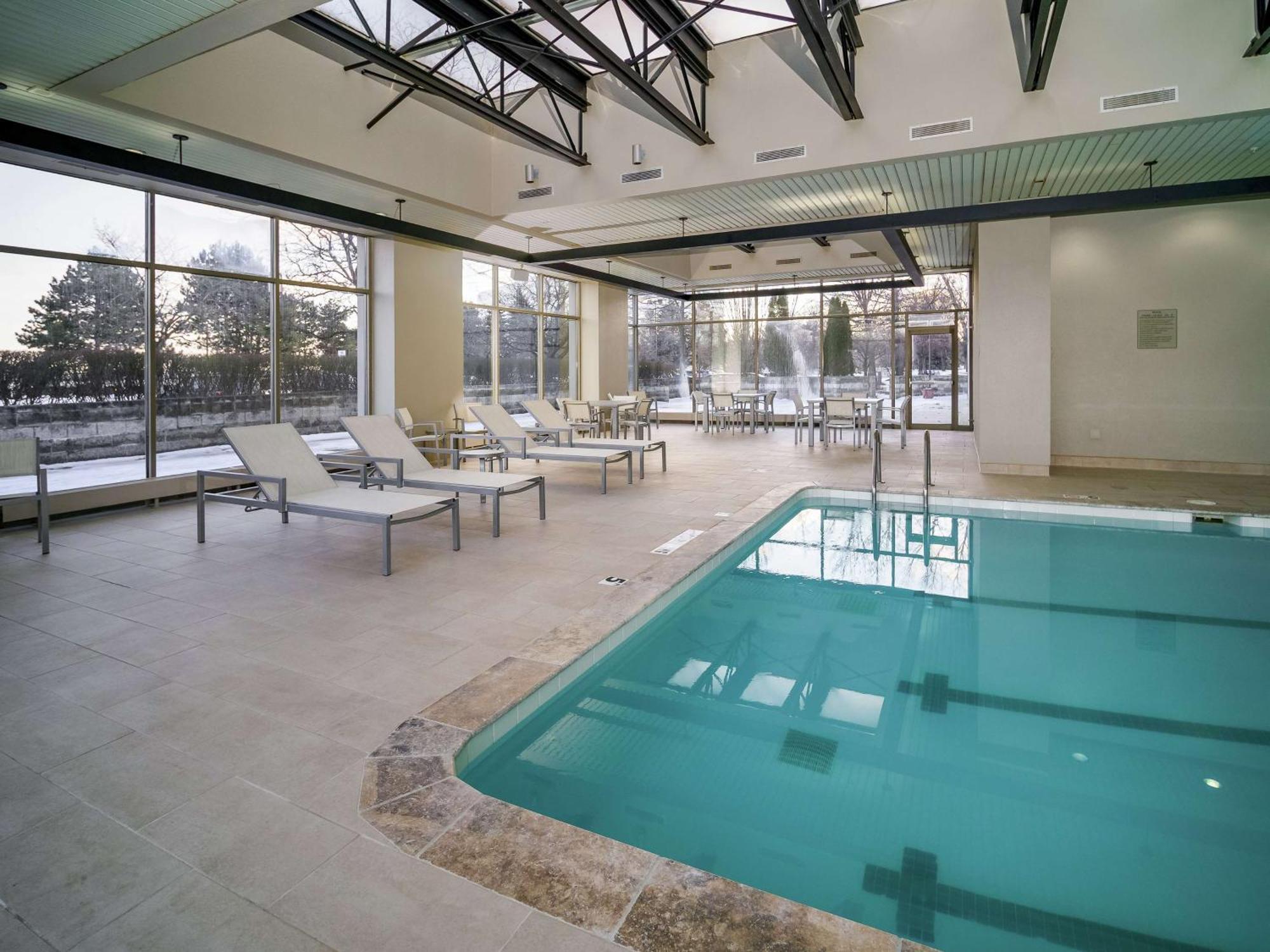 Embassy Suites By Hilton Detroit Troy Auburn Hills Екстер'єр фото
